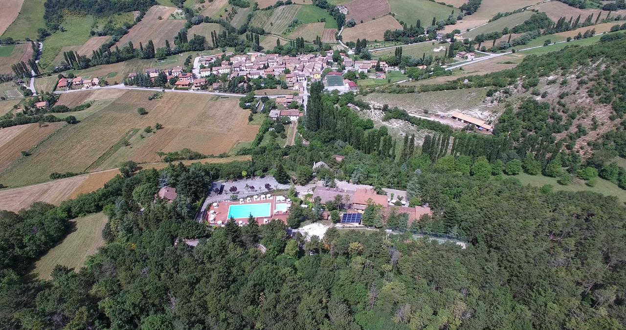 Hotel Pineta Ristorante Country House In Fabriano Campodonico  Exterior foto